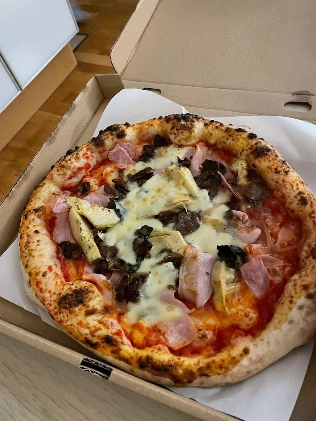 Salsiccia Pizzeria Napoletana