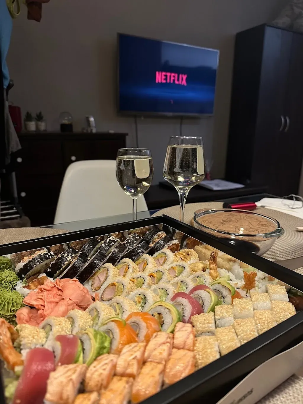 SushiRoll Bistro