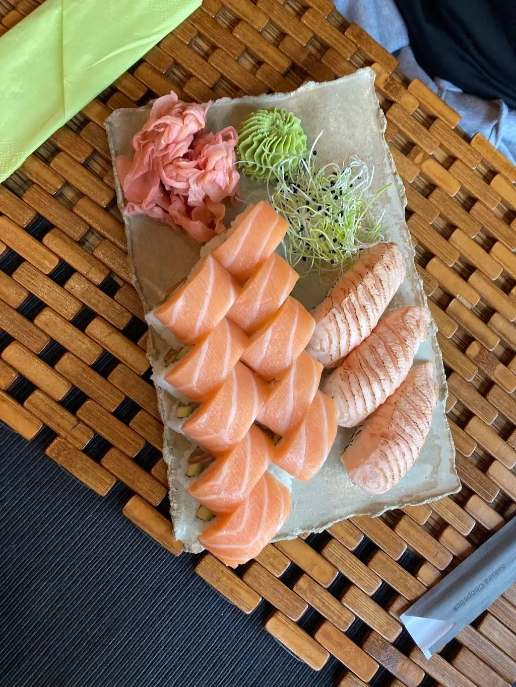 SushiRoll Bistro