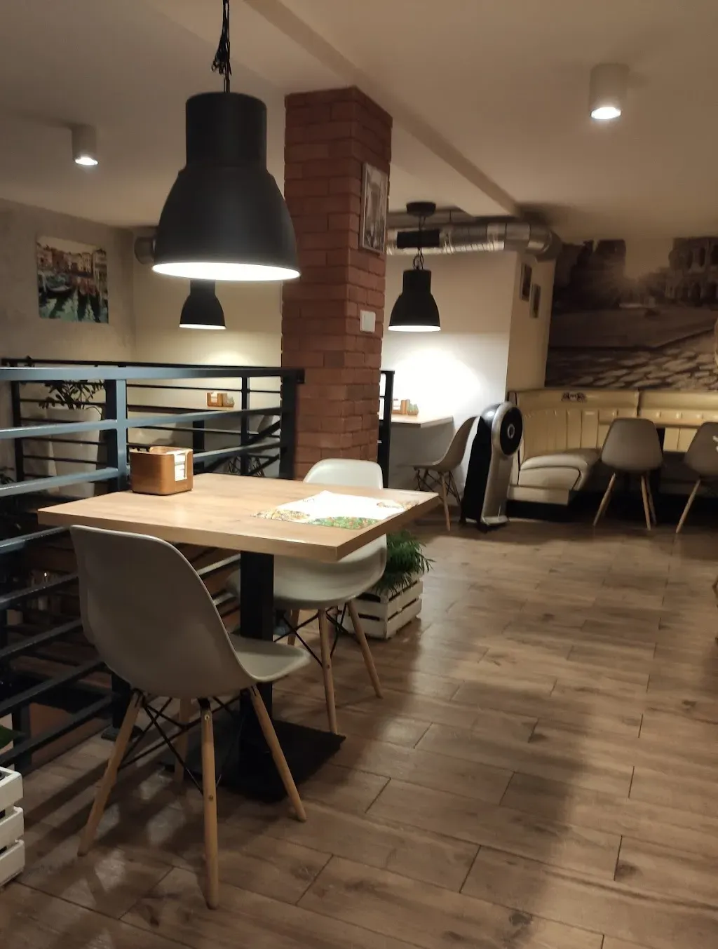 Pizzeria 105