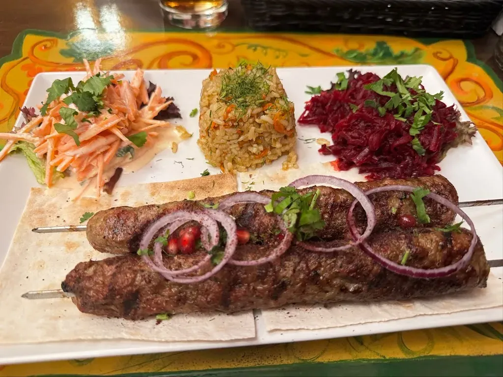 Gaumarjos Restauracja Gruzińska