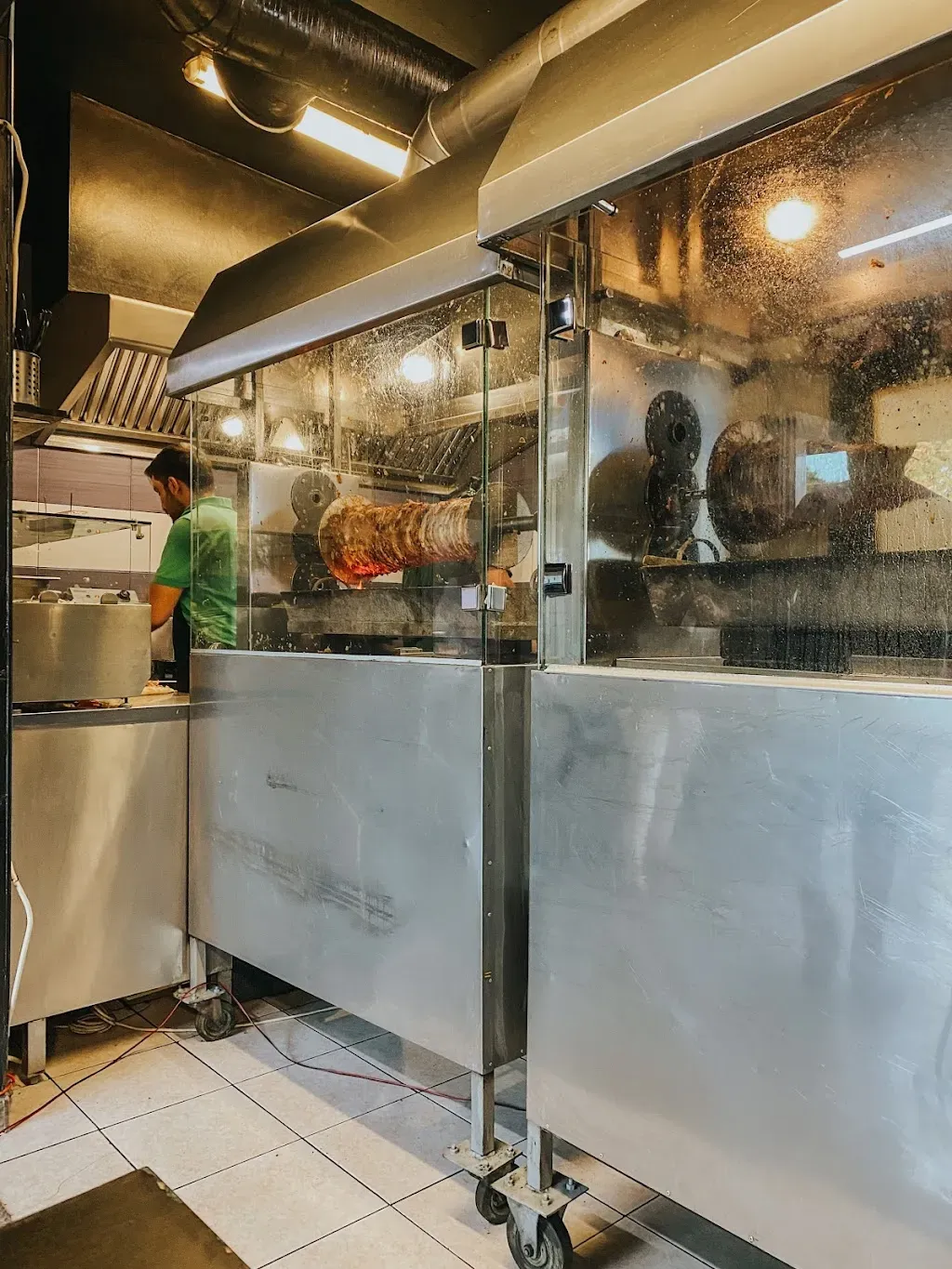 Fazir kebab falafel