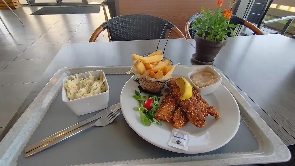 Eat & Fly