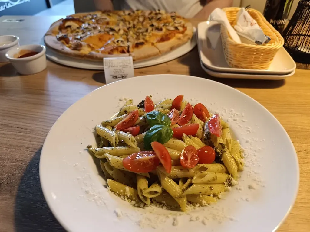 Pizzeria 105