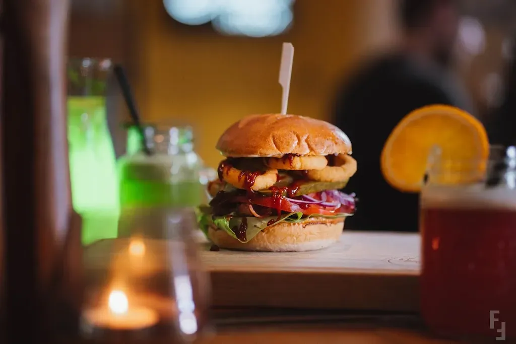 WPR BURGER