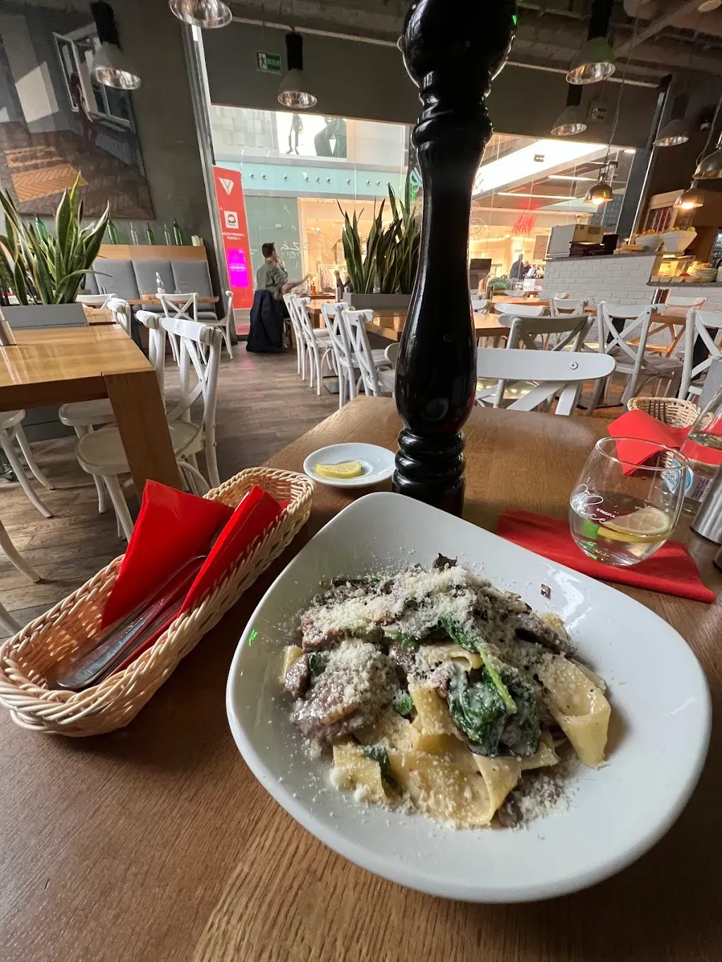 Piazza Ristorante