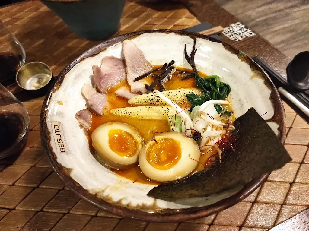 Besuto Sushi & Noodle