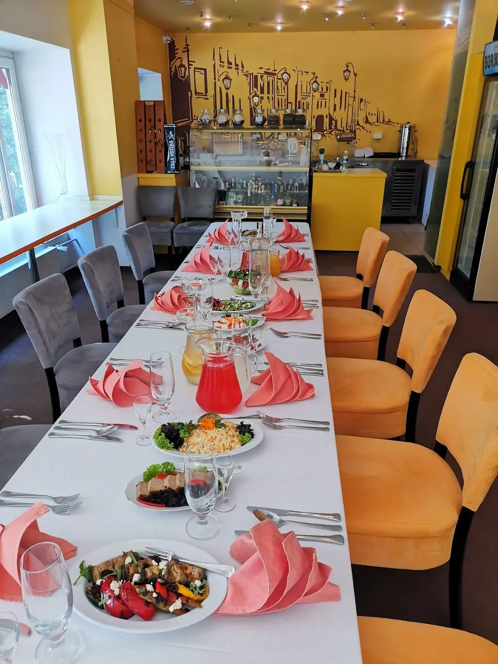 Bistro 32