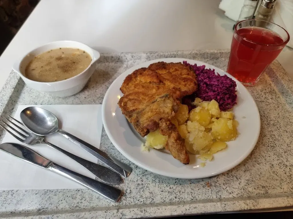 Bistro 32