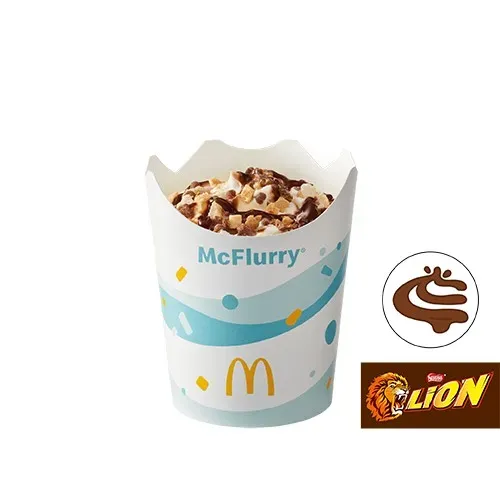 McFlurry® o smaku waniliowym Lion® z polewą o smaku czekoladowym