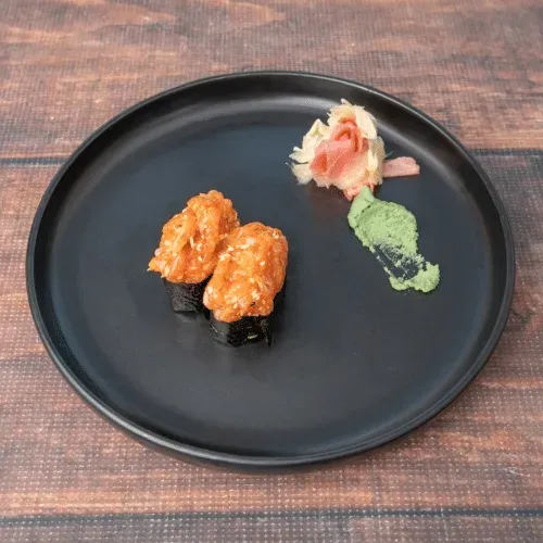 Gunkan Maki with salmon tartare
