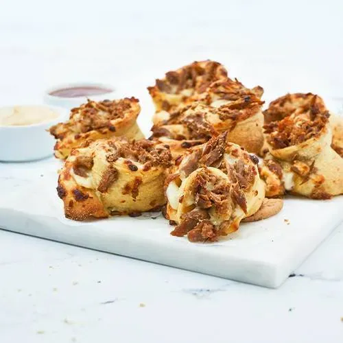 Pizzabrötchen Thunfisch und Mozzarella