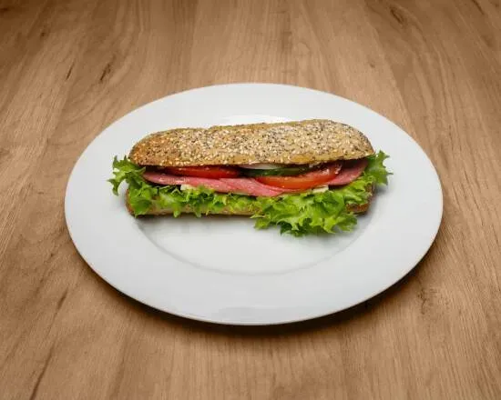 Belegt Brötchen mit Salami