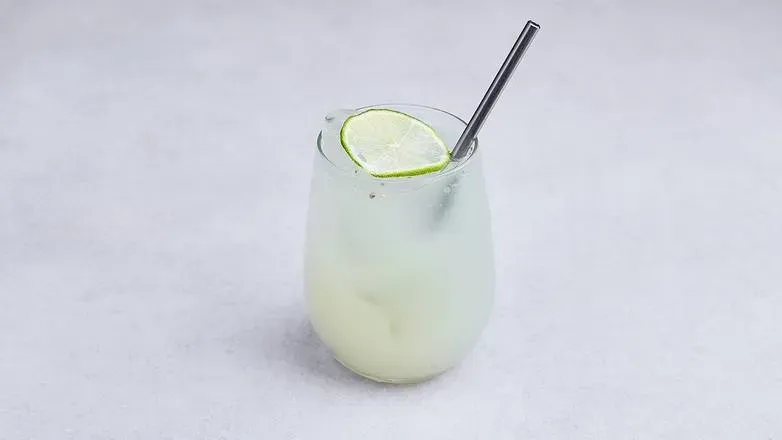Limonka z nasionami chia