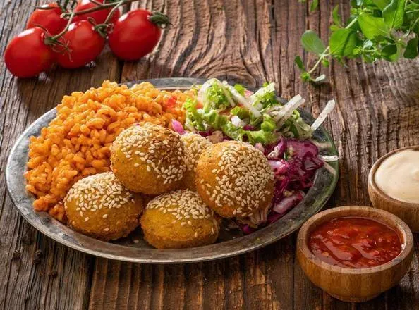 Talerz Falafel
