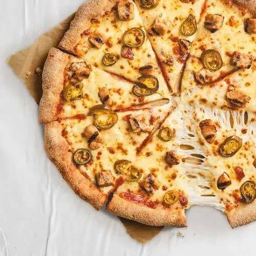 PIZZA OSTRY KURCZAK