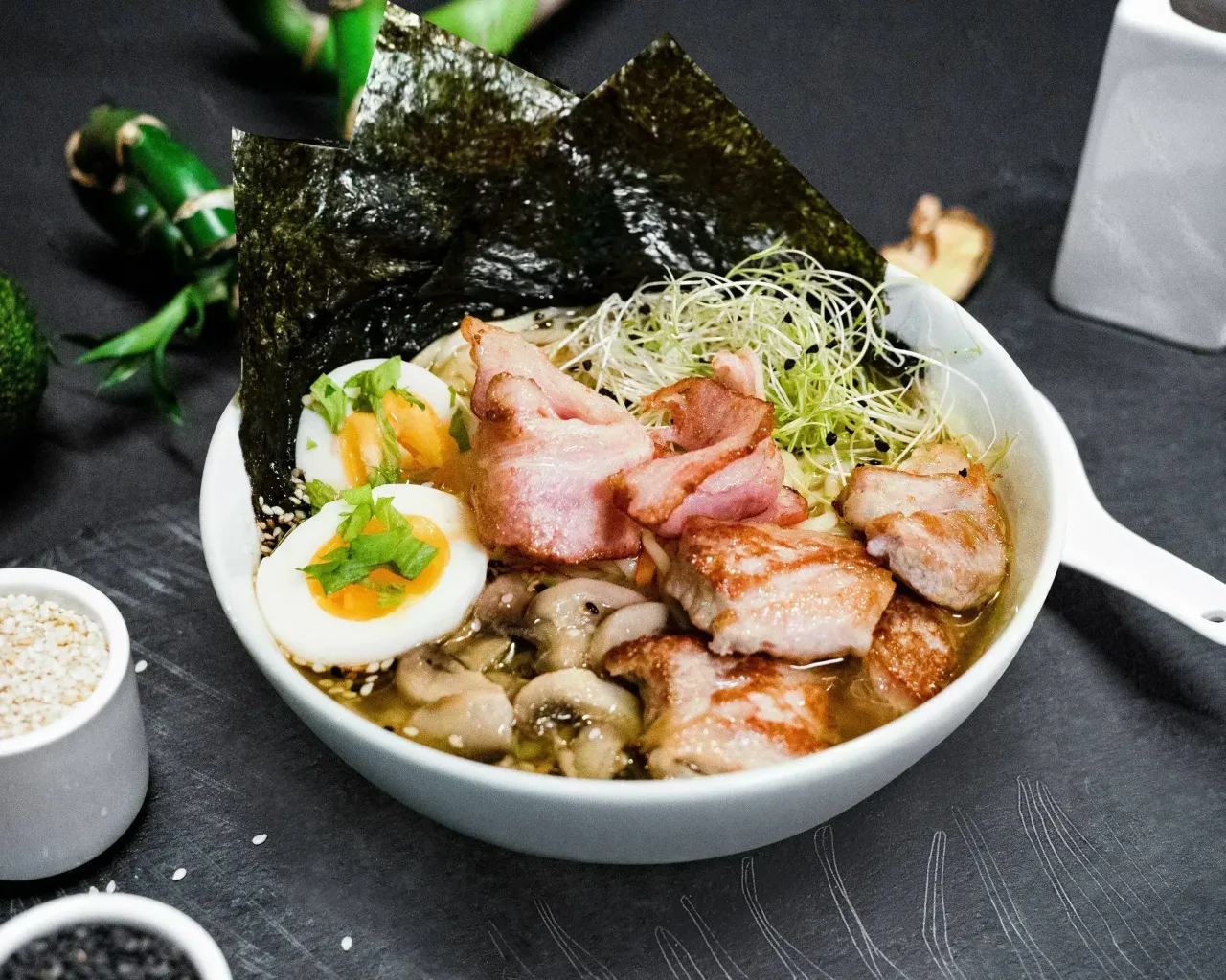 Wieprzowy Ramen z Boczkiem