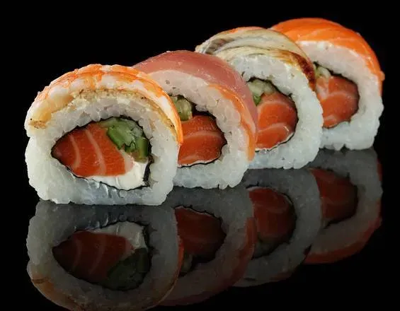 Uramaki Rainbow (8 sztuk)