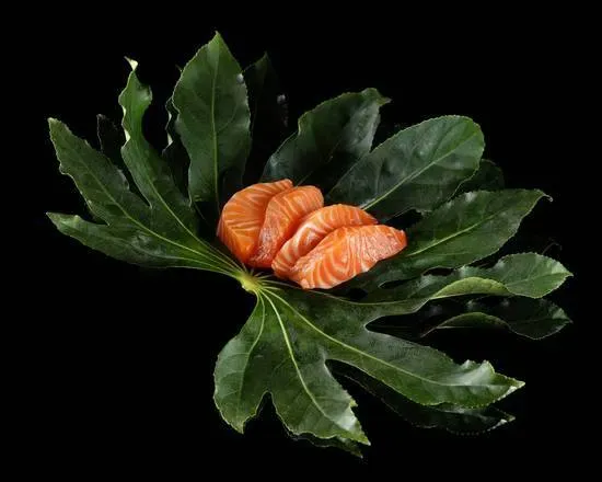 Sashimi Łosoś (4 sztuki, 160 g)
