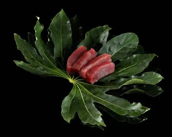 Sashimi Tuńczyk (4 sztuki, 160 g)