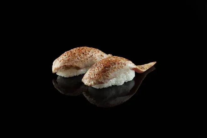 Nigiri Tuńczyk Opalany (2 sztuki)