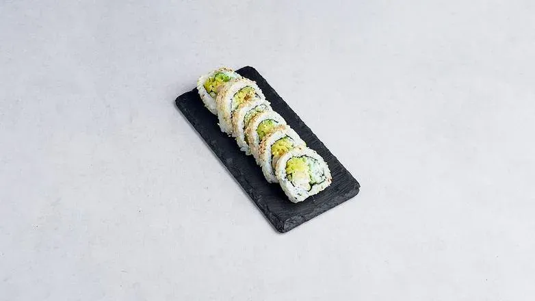 California Krewetka w Tempurze, Spicy Mayo, Ogórek, Awokado