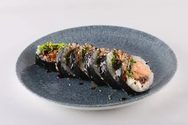 Futomaki Łosoś Pieczony Teriyaki