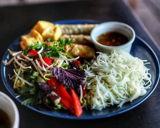 BÚN NEM THỊT