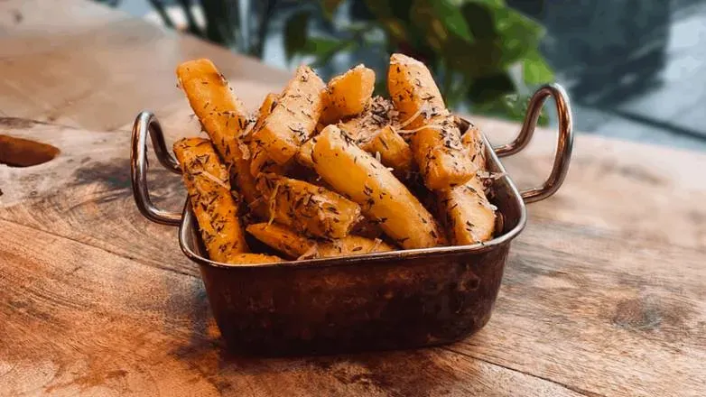 Frytki ziołowo-parmezanowe