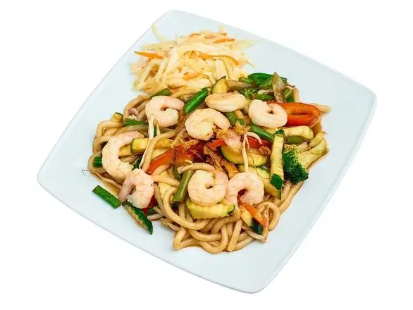 Udon smażony z krewetkami