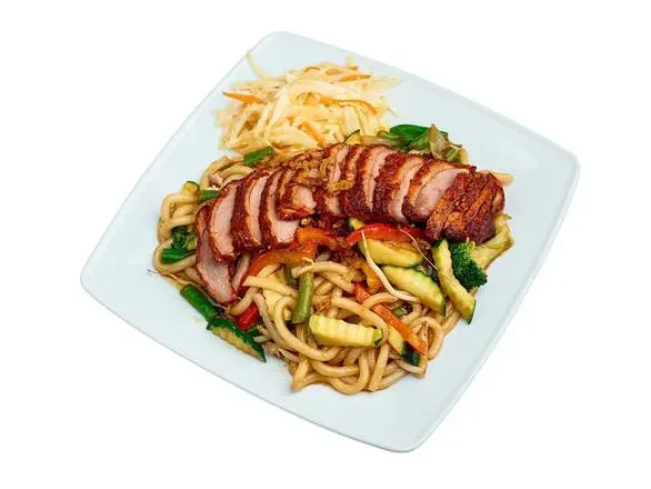 Udon smażony z kaczką