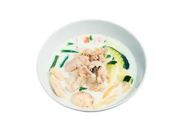 Zupa TOM KHA z kurczakiem