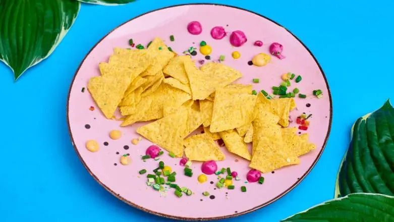 Meksykańskie nachosy i sos serowy