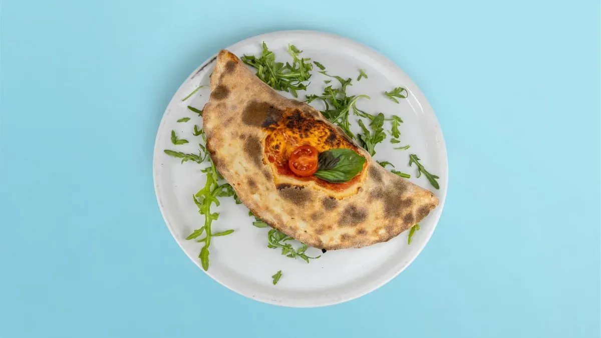 75. Pizza Calzone