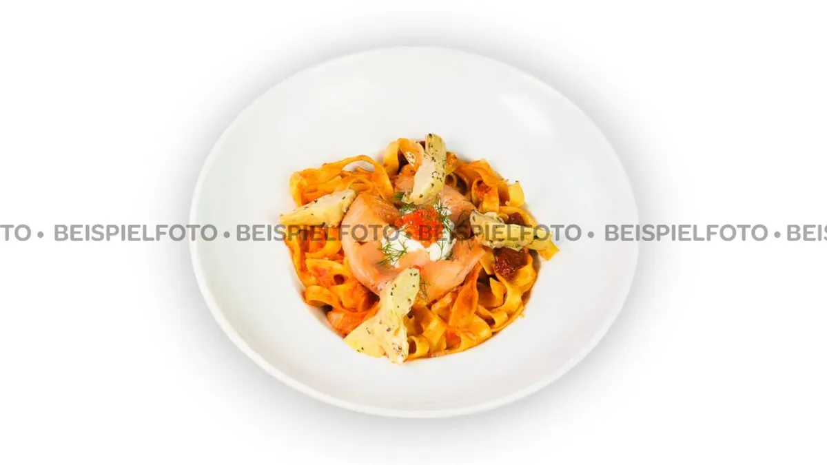 64. Tagliatelle al Salmone