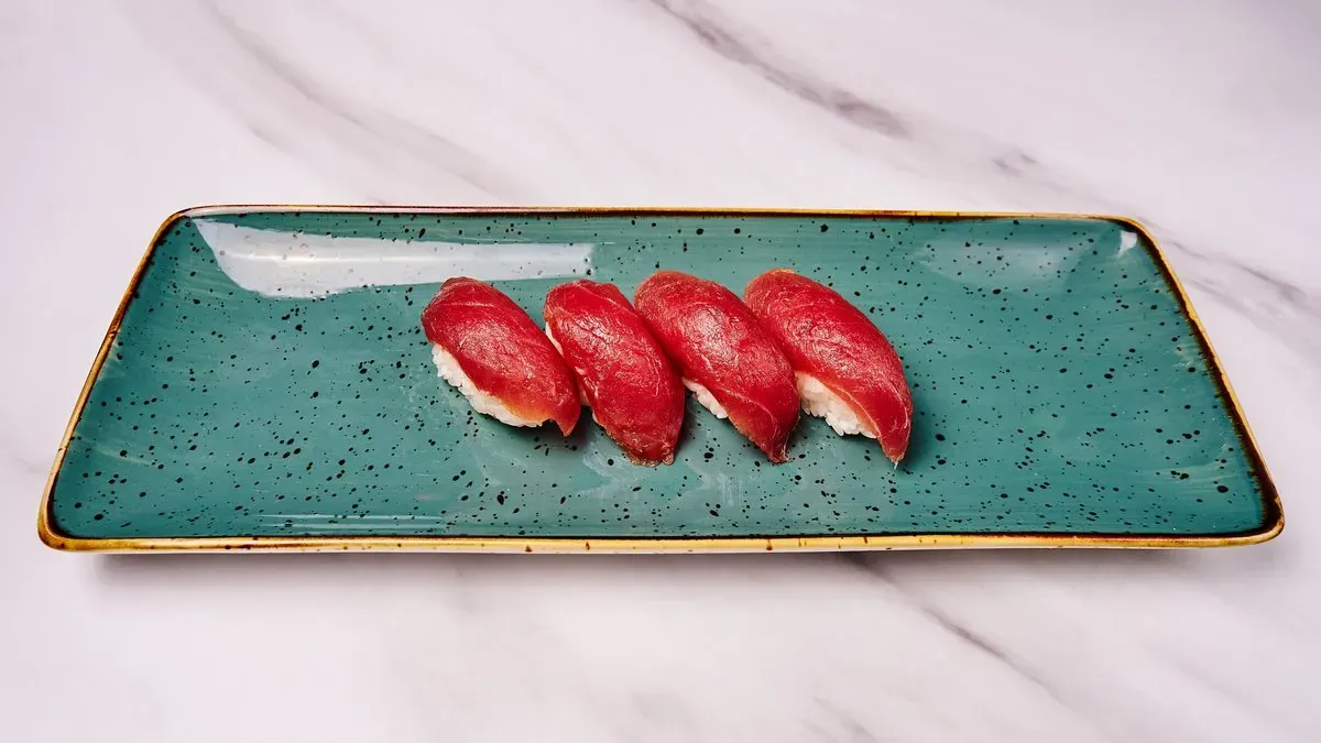 MN2. Maguro Nigiri