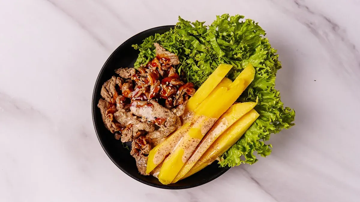 123. Mango Salad