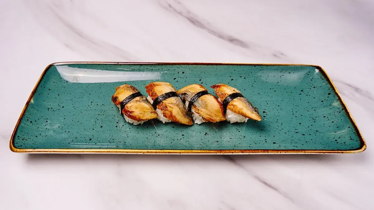 MN4. Unagi Nigiri