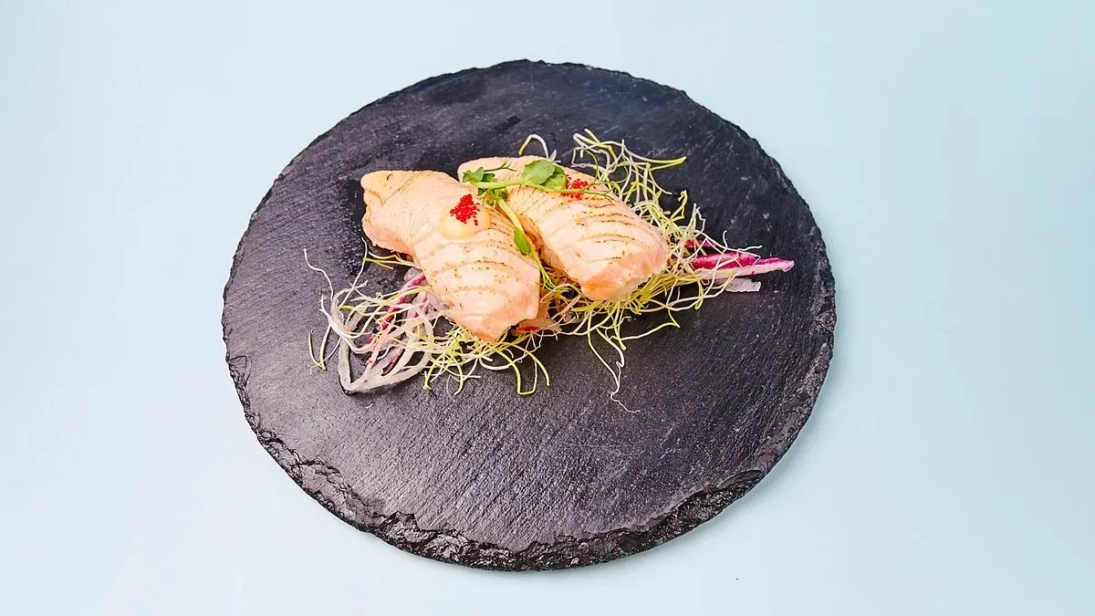 Sake Aburi Nigiri
