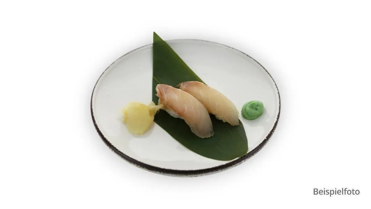 125. Hamachi Nigiri