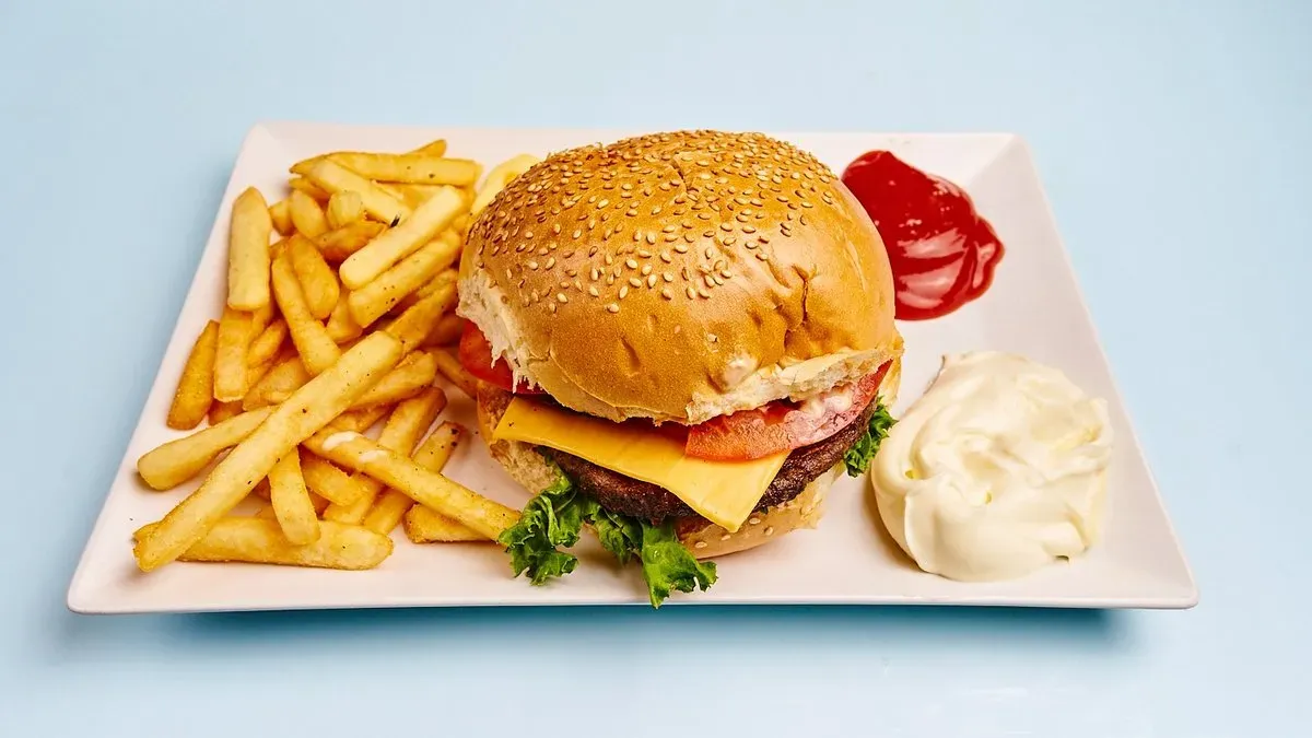 21. Cheeseburger