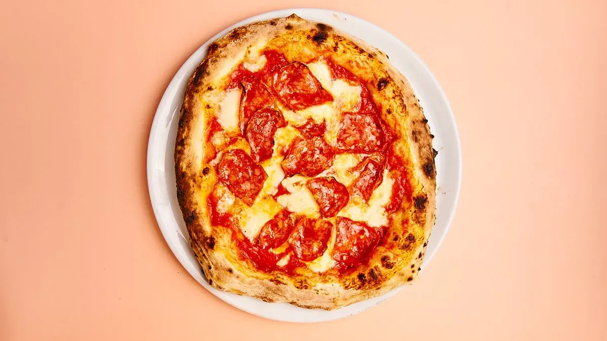 589. Pizza Calabrese