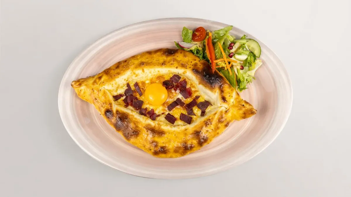 82. Khachapuri mit Basturma