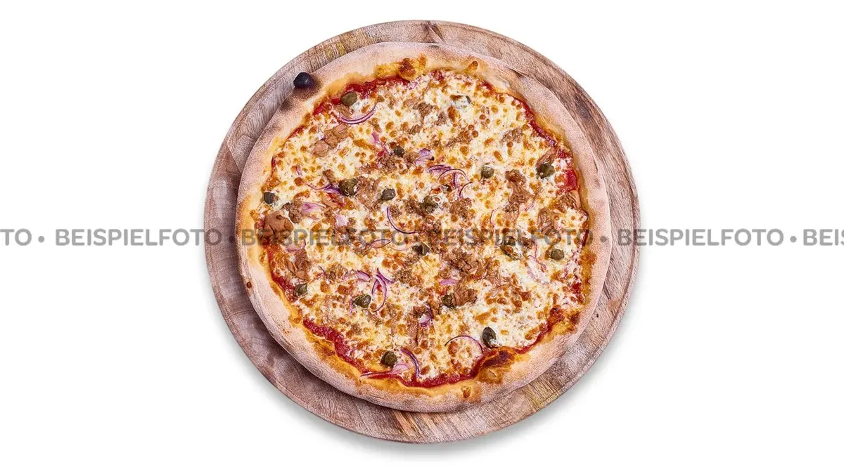 36. Pizza Tonno