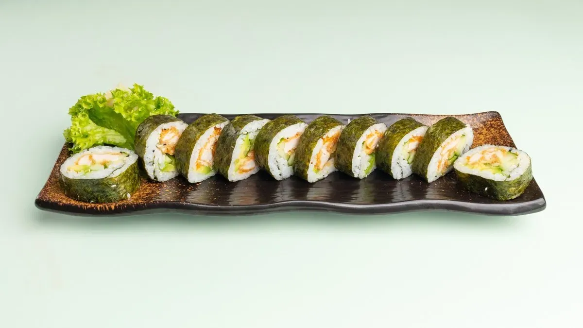 S30. Tempura Chicken Futo Maki