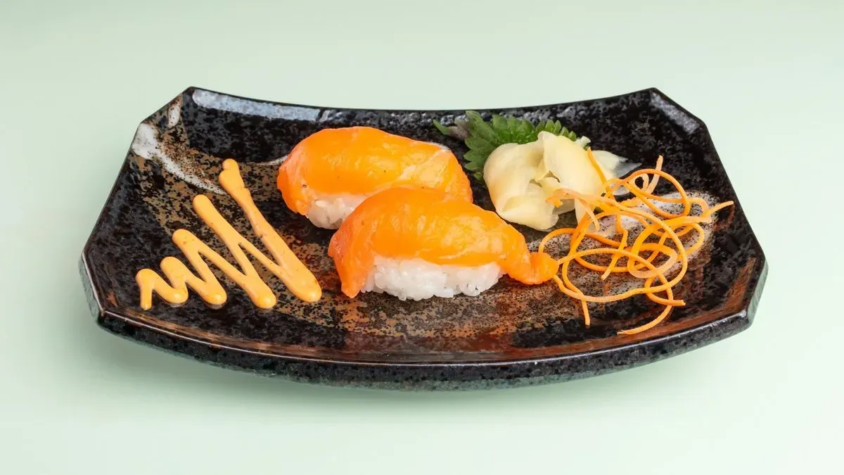 S10. Sake Nigiri