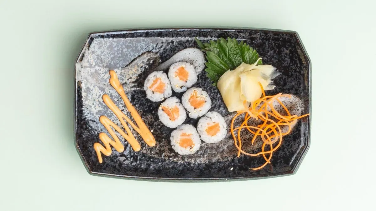 S20. Sake Maki