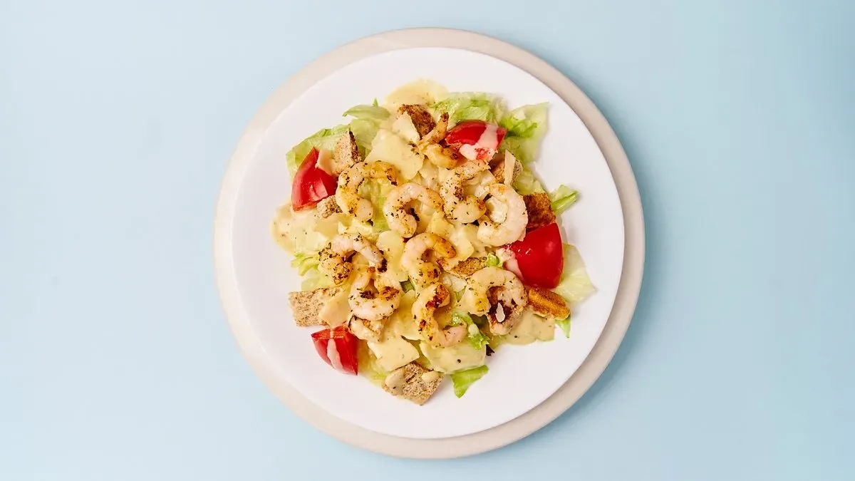 Caesar Salat mit Garnelen