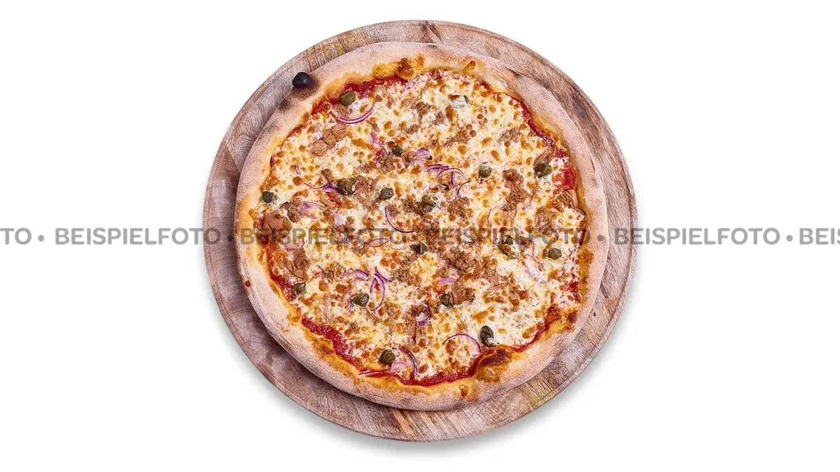 67. Pizza Tonno