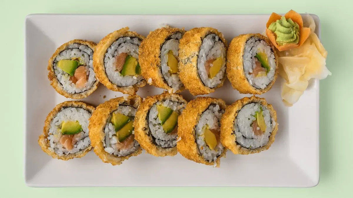 S25. Sake Tempura House Roll